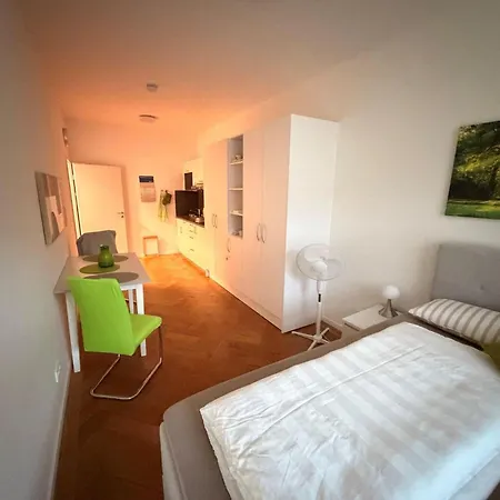 Gaestezimmer Gaertnerplatz Апартаменты *